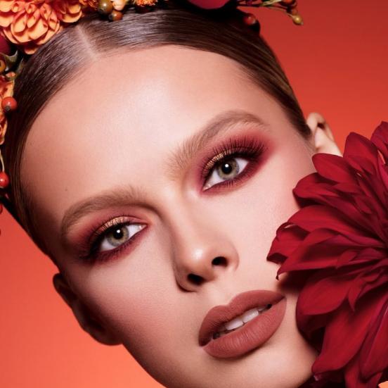 How To Get A Red Glitter Smokey Eye Look